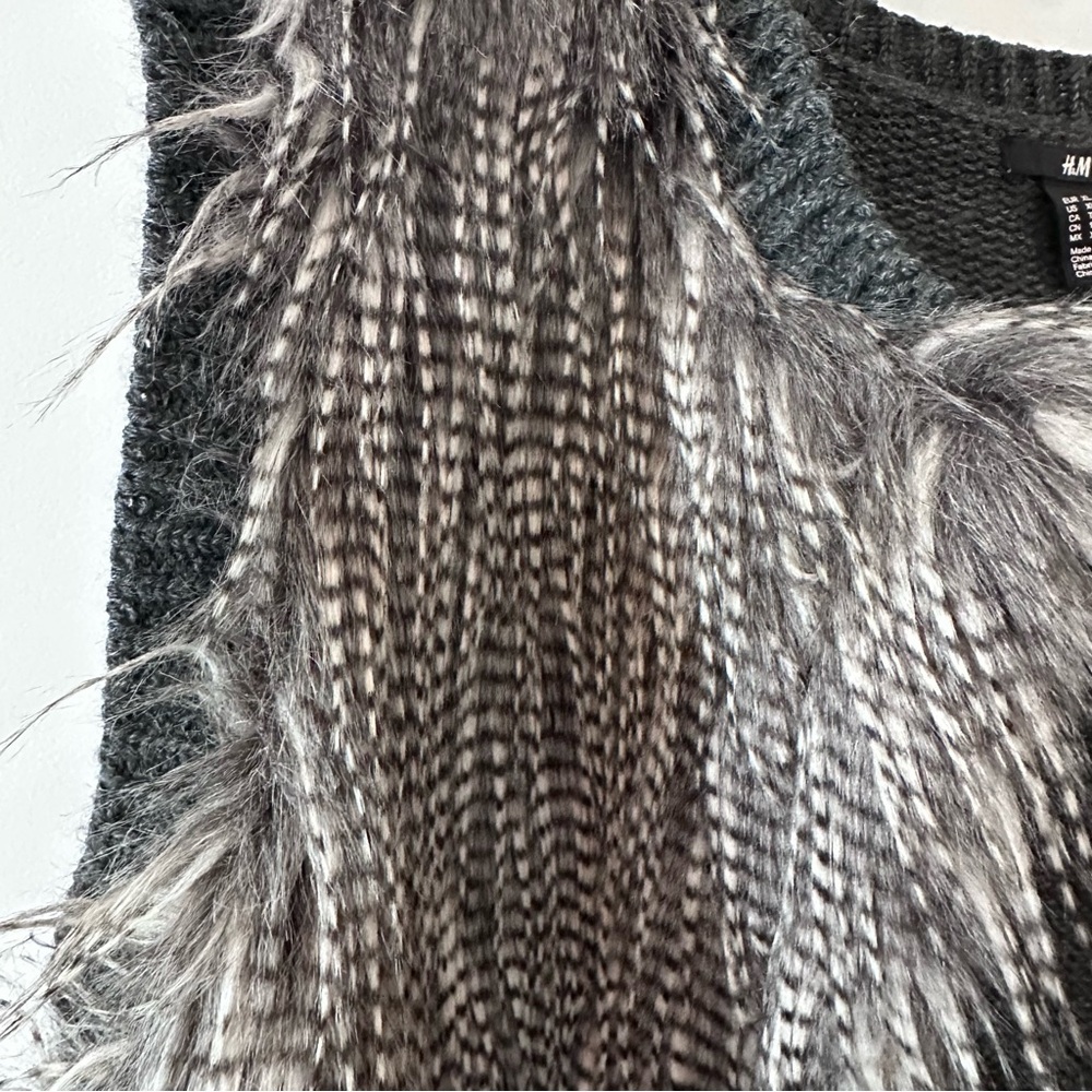 H&M Gray Faux Fur Front Knit Back Vest XL - Picture 5 of 5